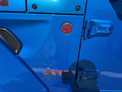 Used 2021 Jeep Gladiator Rubicon image 10