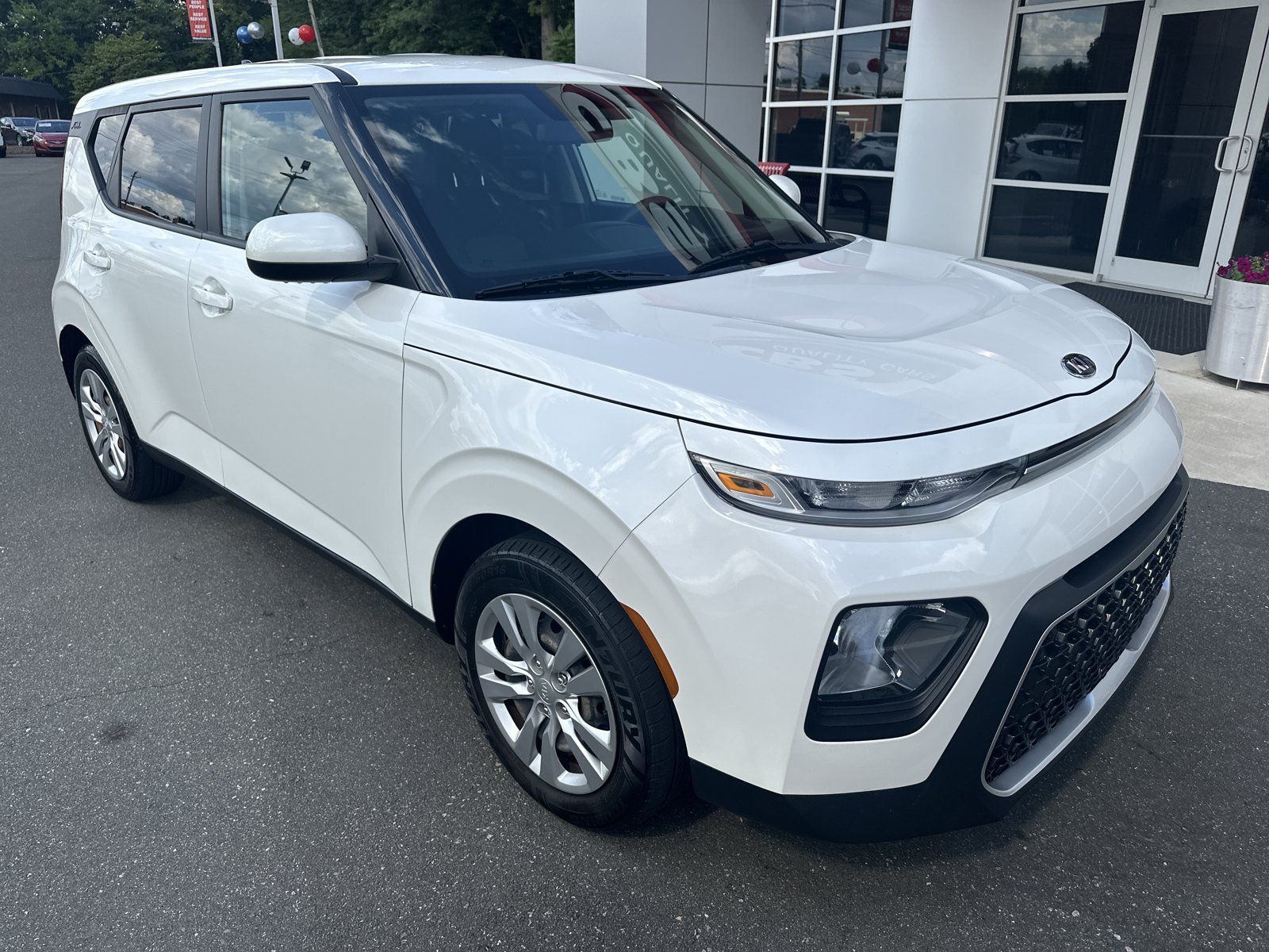 Used 2021 Kia Soul LX FWD image 2