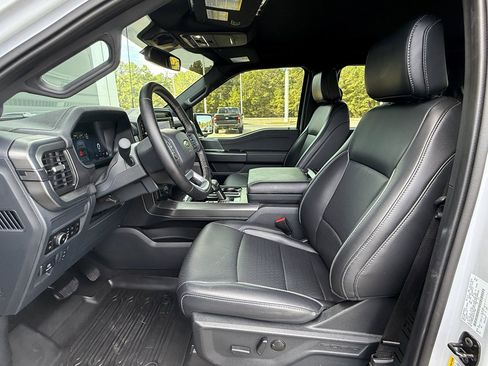 Used 2025 Ford F150 Lariat w/ Equipment Group 501A Mid image 12