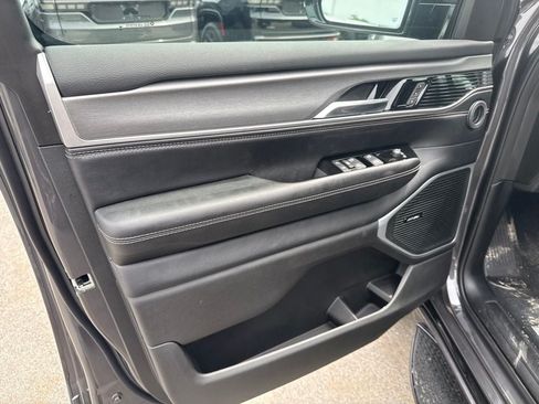 New 2026 Jeep Grand Wagoneer 4WD image 17