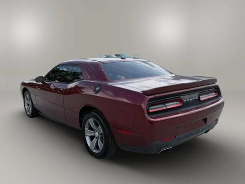 Used 2019 Dodge Challenger SXT RWD image 5