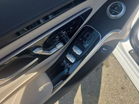 Certified 2025 Mercedes-Benz S 500 4MATIC image 12