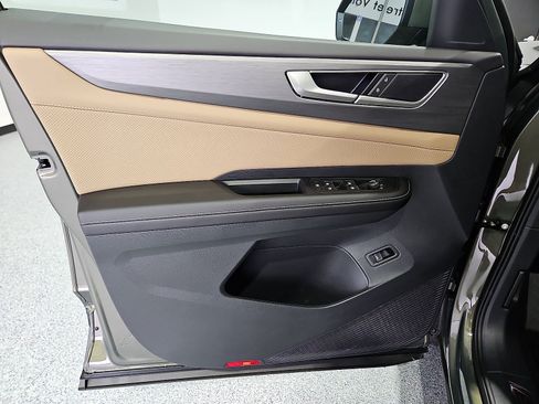 New 2026 Volkswagen Atlas Cross Sport SE FWD image 16