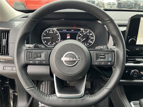 Certified 2022 Nissan Pathfinder SL image 10