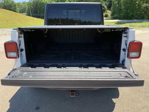Used 2020 Jeep Gladiator Sport w/ Quick Order Package 24S AWD/4WD image 44