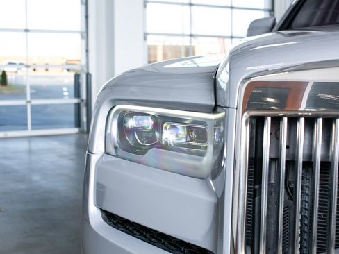 Used 2022 Rolls-Royce Cullinan image 11