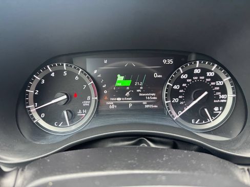 Used 2021 Toyota Highlander XLE AWD/4WD image 21