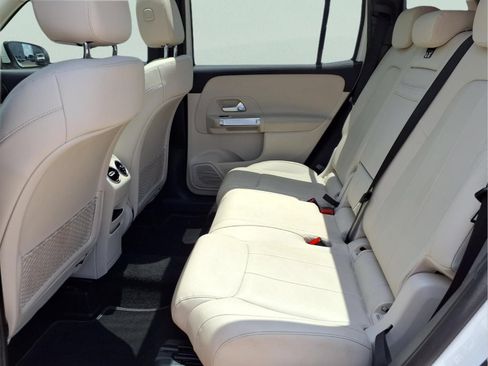 Used 2023 Mercedes-Benz GLB 250 image 10
