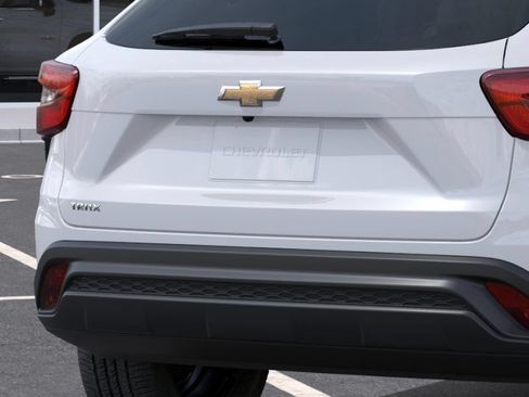 New 2026 Chevrolet Trax LS FWD image 17