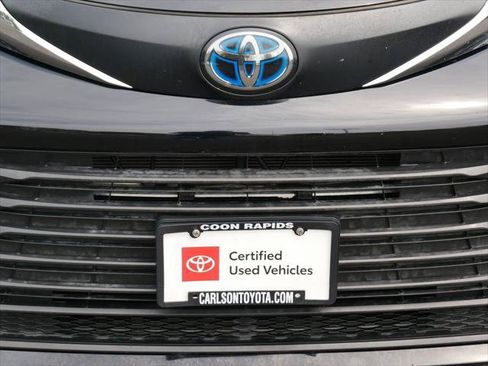 Certified 2021 Toyota Sienna LE FWD image 5