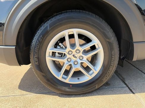 New 2026 Ford Explorer Active w/ Active Comfort Package RWD image 7