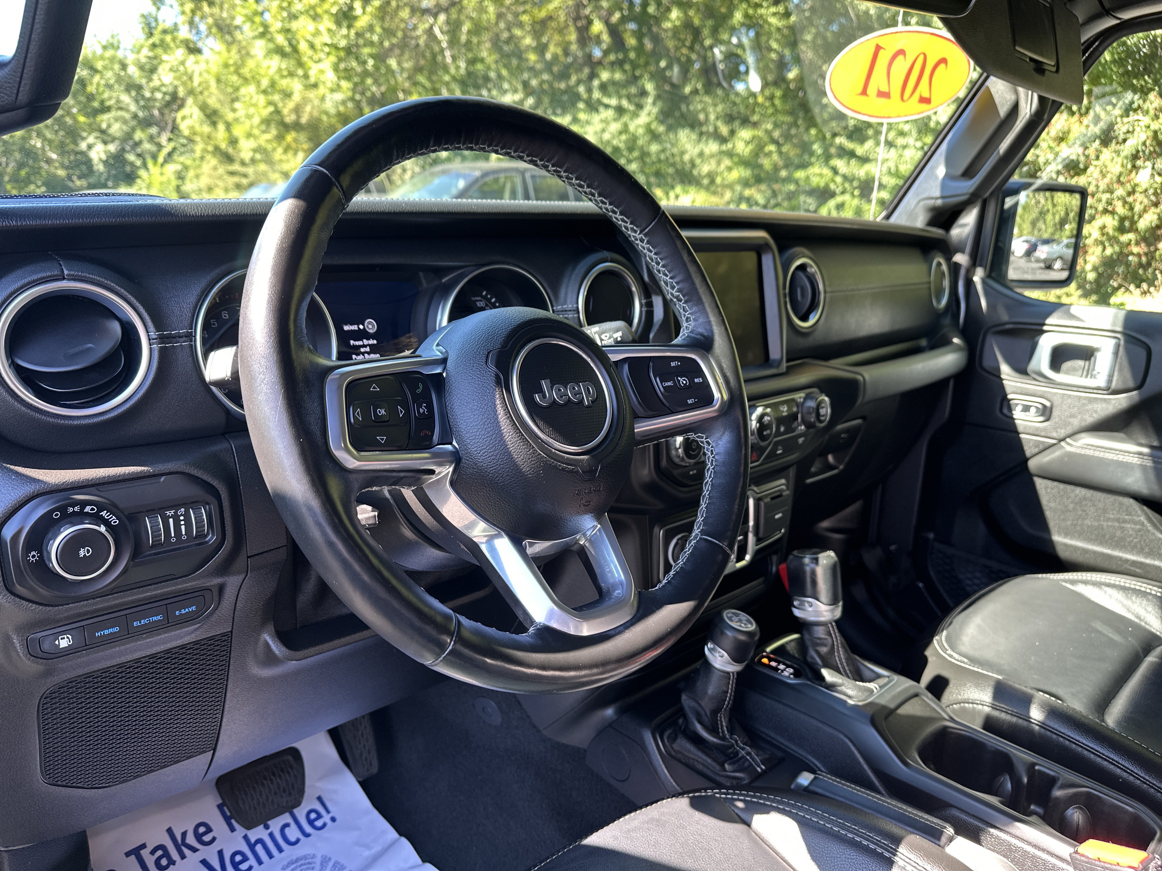 Used 2021 Jeep Wrangler Unlimited Sahara w/ Cold Weather Group AWD/4WD image 23