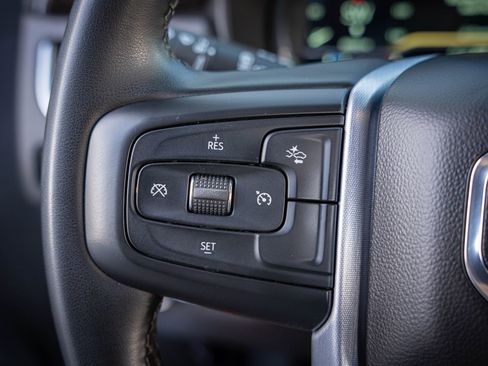 Used 2023 GMC Yukon XL SLE AWD/4WD image 18