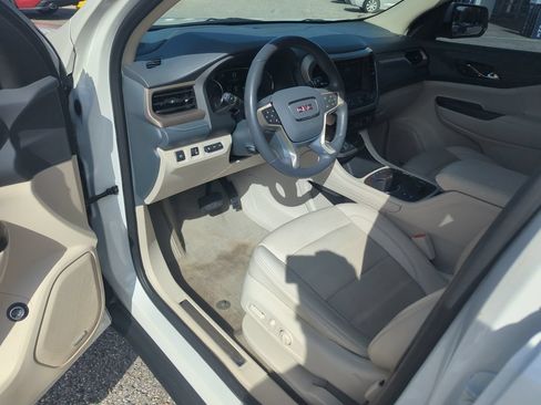 Used 2021 GMC Acadia Denali w/ Denali Technology Package FWD image 11