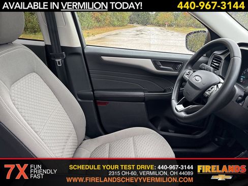 Used 2022 Ford Escape SE w/ SE Sport Appearance Package image 34