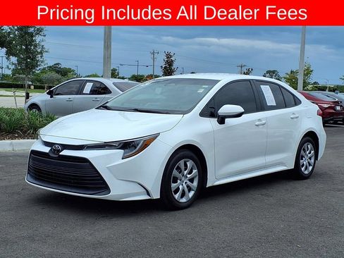 Used 2024 Toyota Corolla LE FWD image 3