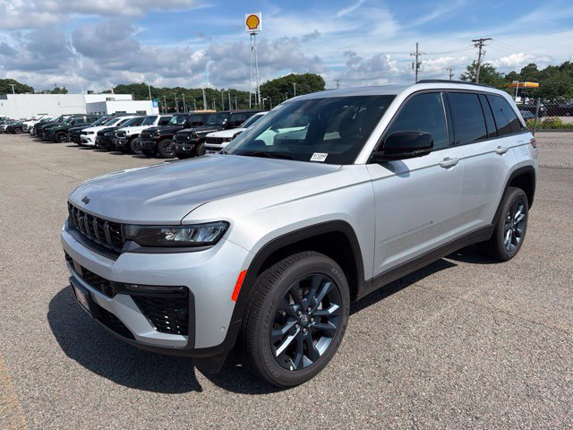New 2026 Jeep Grand Cherokee Limited AWD/4WD image 3