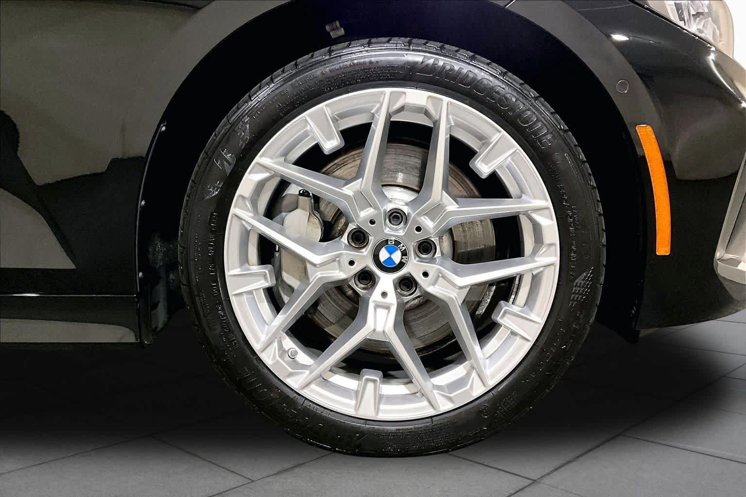 Used 2025 BMW 330i xDrive Sedan w/ Premium Package AWD/4WD image 10