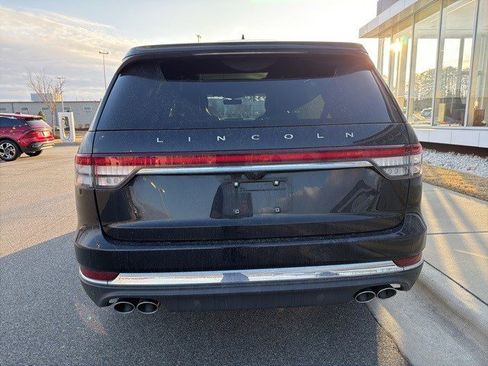Used 2023 Lincoln Aviator Reserve w/ Equipment Group 201A image 4