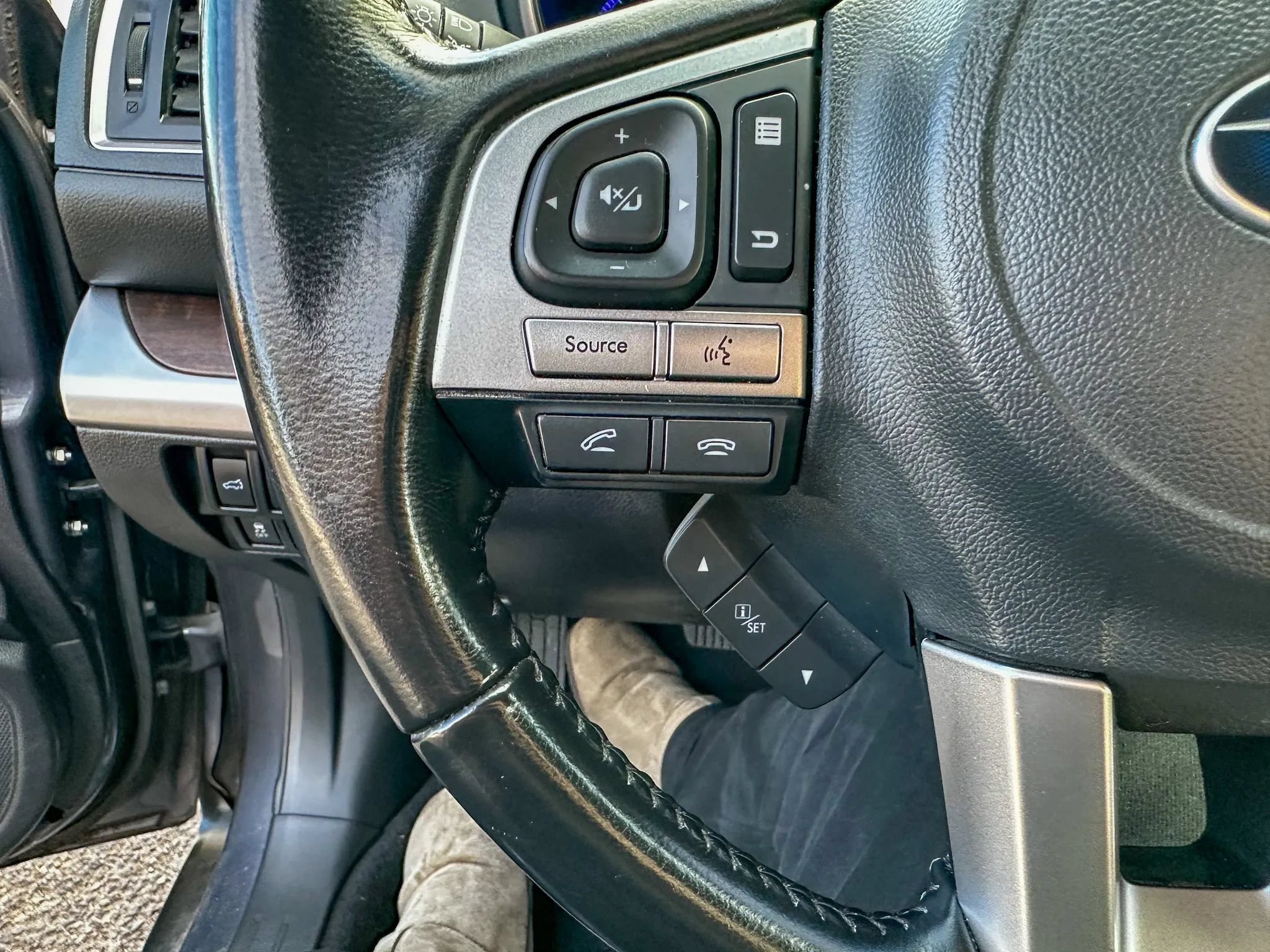 Used 2016 Subaru Outback 3.6R Limited AWD/4WD image 18