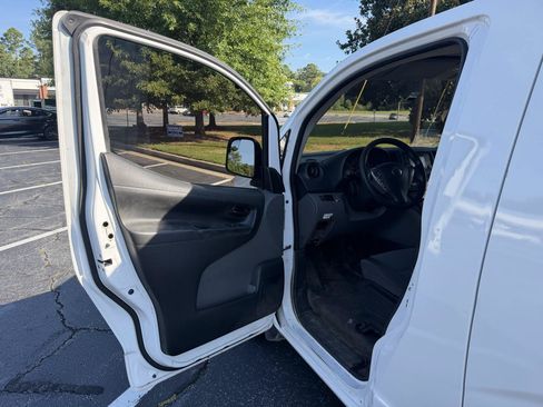 Used 2019 Nissan NV200 S FWD image 9