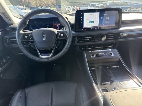 Used 2025 Lincoln Aviator Reserve w/ Illumination Package image 22