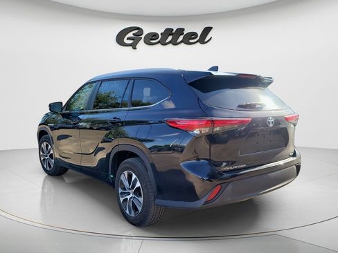 Used 2023 Toyota Highlander XLE FWD image 5