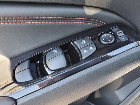 New 2025 Nissan Altima 2.5 SR image 15