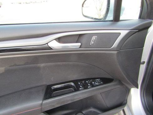 Used 2013 Ford Fusion SE image 19