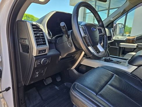 Used 2019 Ford F150 Lariat w/ Equipment Group 502A Luxury AWD/4WD image 43
