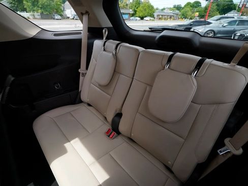 Used 2020 Ford Explorer Platinum w/ Premium Technology Package AWD/4WD image 34