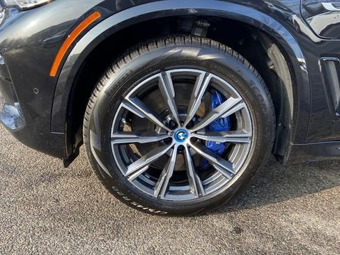Used 2023 BMW X5 xDrive45e w/ Executive Package image 9