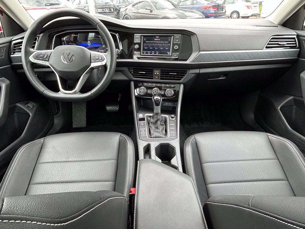 Used 2023 Volkswagen Jetta SE w/ Panoramic Sunroof Package FWD image 10