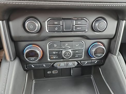 Used 2024 Chevrolet Tahoe LT image 18