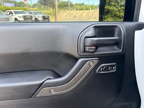 Used 2017 Jeep Wrangler Unlimited Sport w/ Quick Order Package 23S AWD/4WD image 7