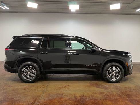 Used 2026 Chevrolet Traverse LT AWD/4WD image 23