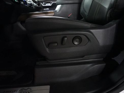 Used 2022 Chevrolet Silverado 1500 High Country w/ High Country Premium Package AWD/4WD image 28