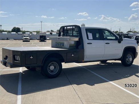 Used 2025 Chevrolet Silverado 3500 W/T RWD image 2