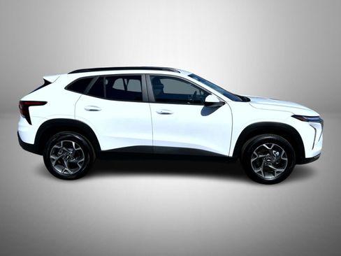 New 2026 Chevrolet Trax LT w/ Driver Confidence Package image 4