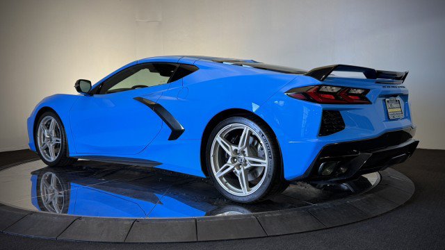 Used 2024 Chevrolet Corvette Stingray Premium Cpe w/ Z51 Performance Package RWD image 3