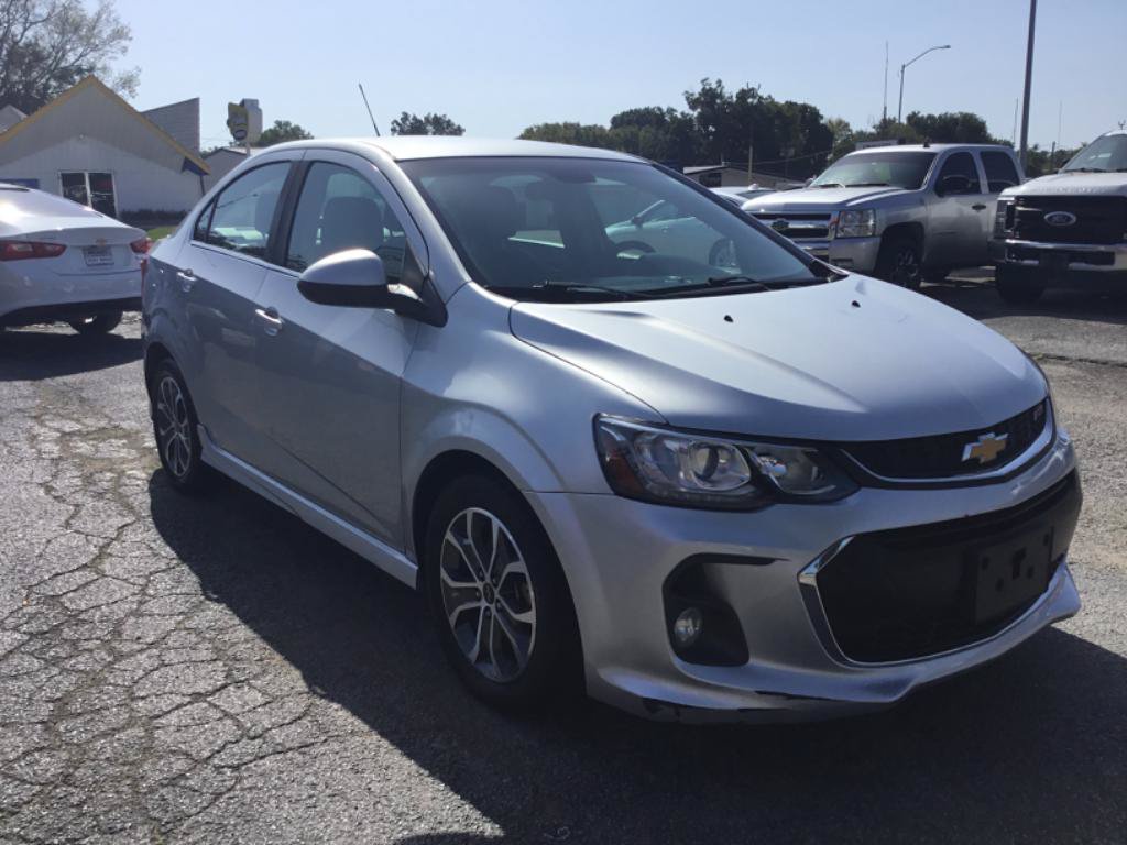 Used 2018 Chevrolet Sonic LT w/ RS Package FWD image 6