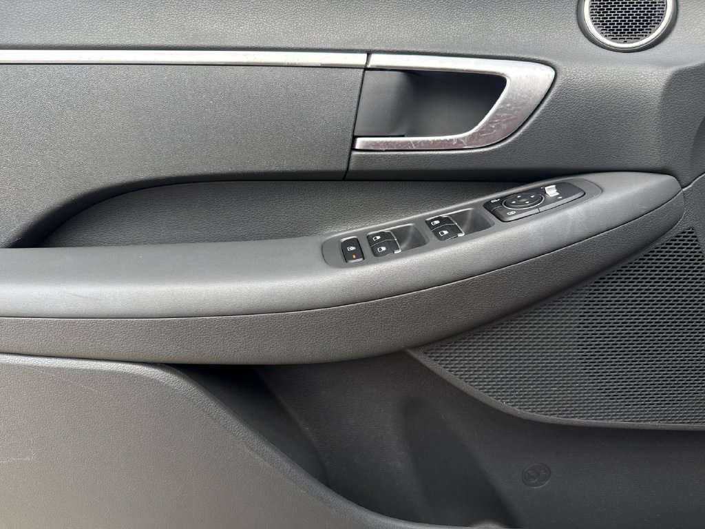 Used 2021 Hyundai Sonata SE FWD image 11