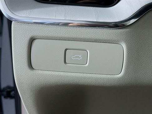 New 2026 Volvo XC60 B5 Ultra w/ Protection Package Premier image 10