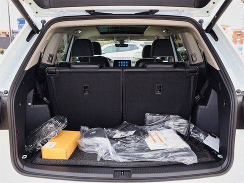 New 2026 Volkswagen Atlas SEL Premium R-Line AWD/4WD image 10