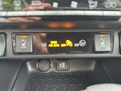 Used 2023 Toyota RAV4 XLE w/ Convenience Package image 24