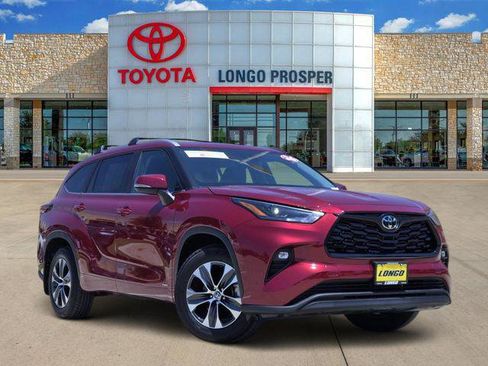 Certified 2026 Toyota Highlander XLE AWD/4WD image 1