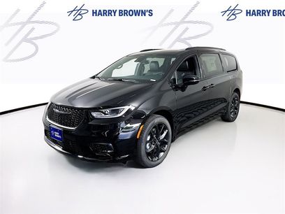 New 2026 Chrysler Pacifica Limited w/ S Appearance Package