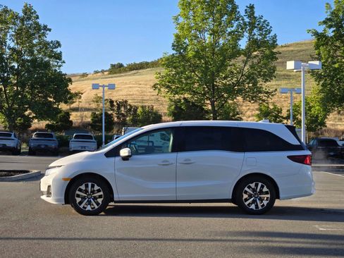 New 2026 Honda Odyssey EX-L image 7