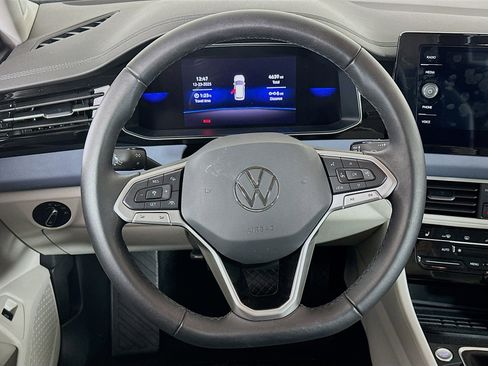 Used 2025 Volkswagen Jetta SE image 18