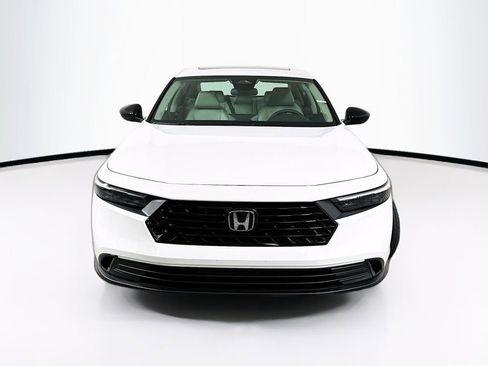 Certified 2025 Honda Accord SE image 5